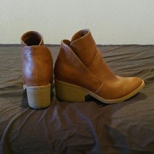 Apt9 Brown Ankle Boots